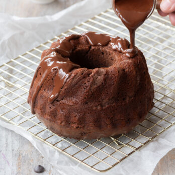 PRO-FI Schokoladenkuchen von UNE FOODS – proteinreich, ballaststoffreich und ohne Zuckerzusatz